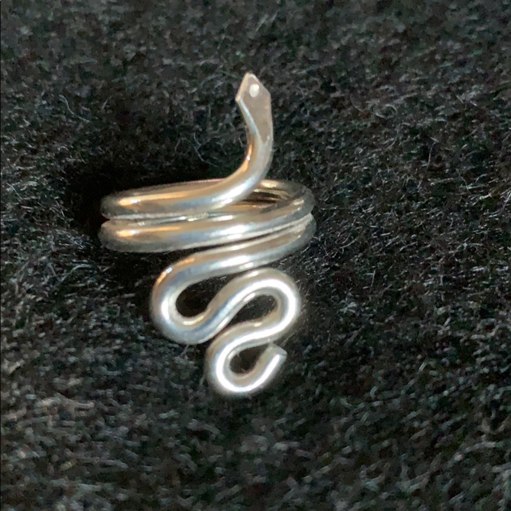 Ring - Picture 3 of 3